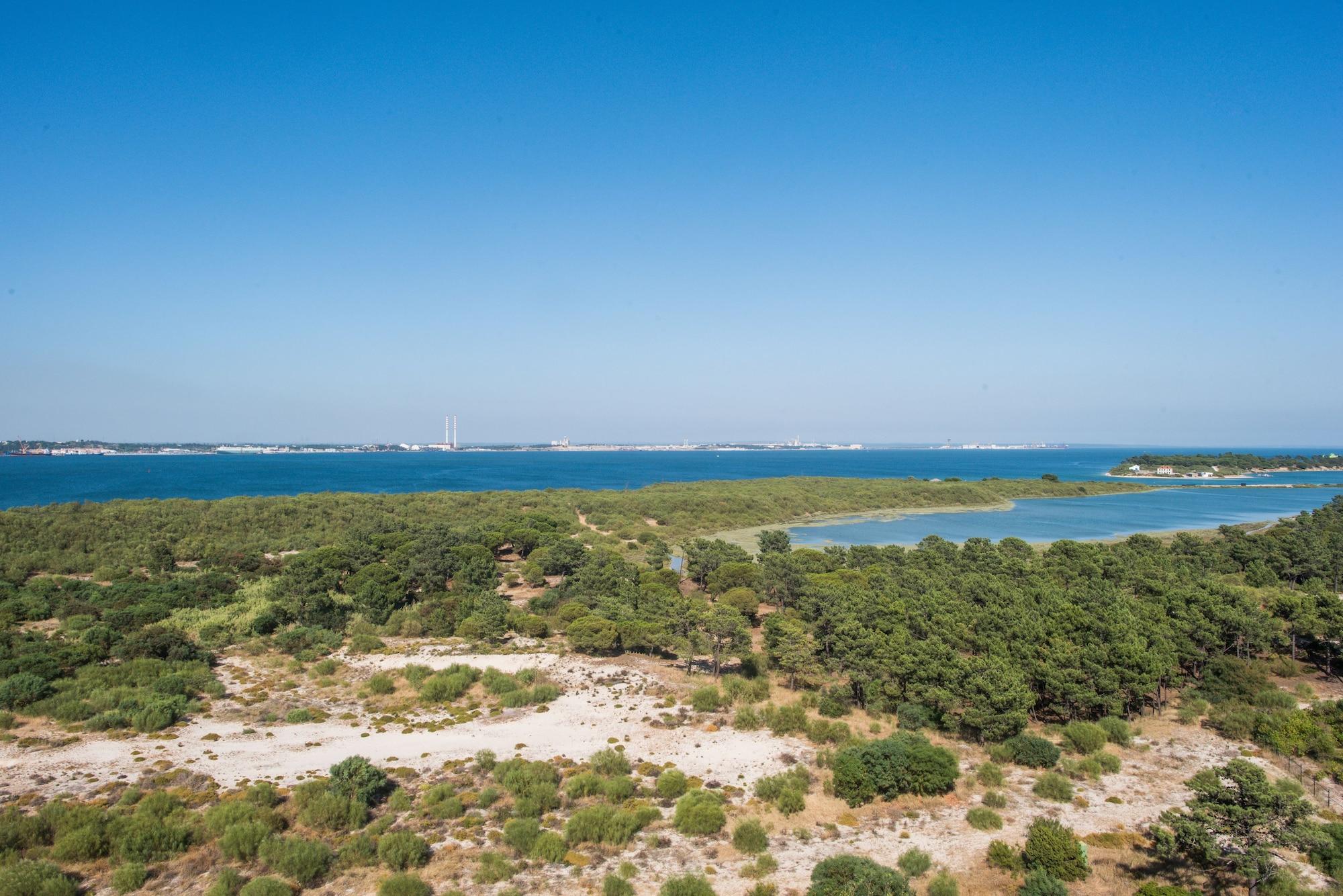 The Editory By The Sea Troia Comporta Hotel Екстер'єр фото View of the island