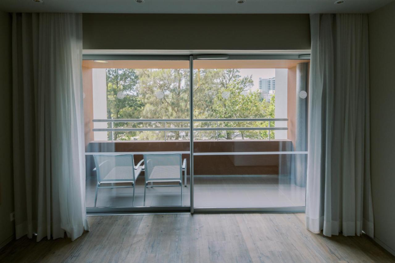 The Editory By The Sea Troia Comporta Hotel Екстер'єр фото A sliding door