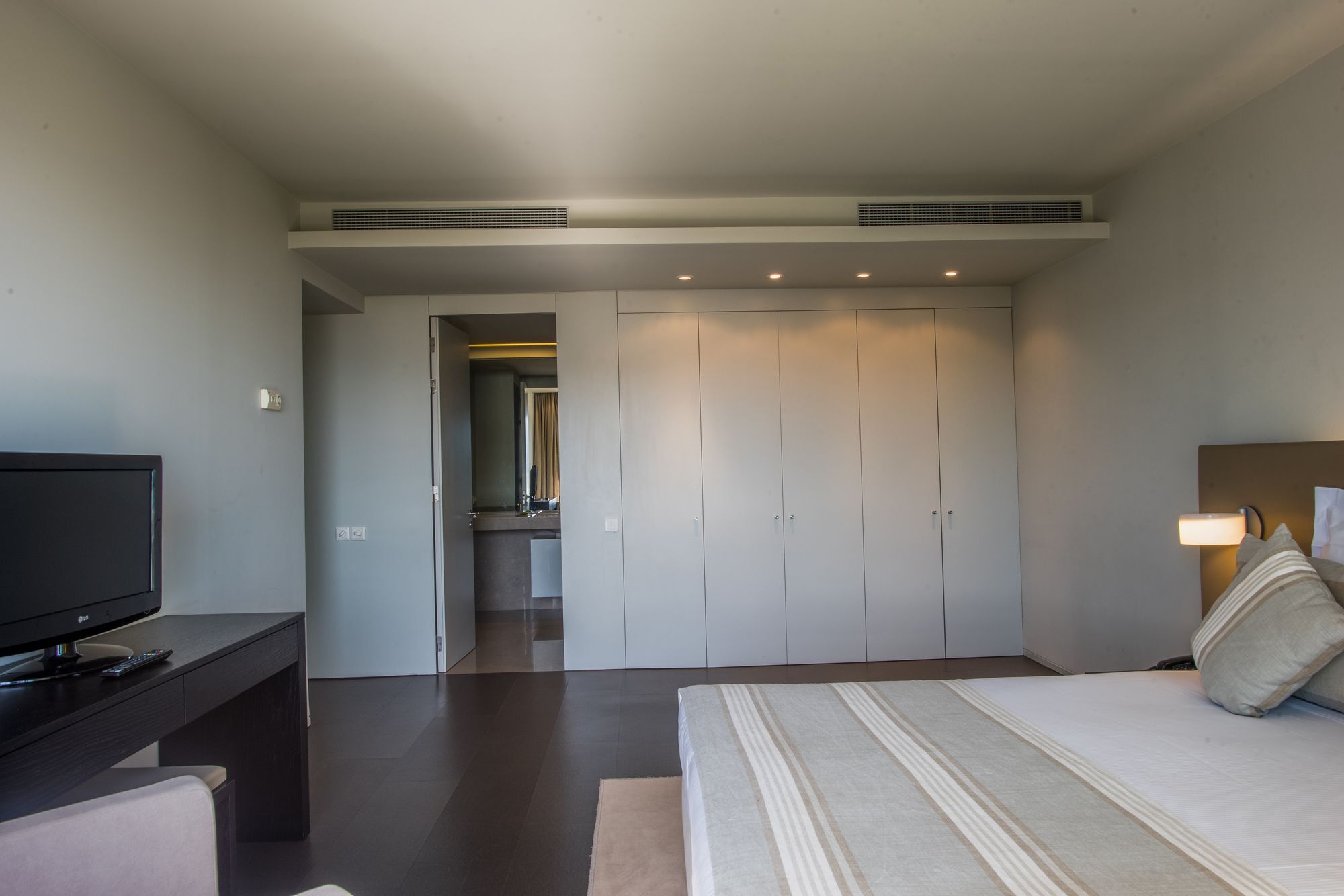 The Editory By The Sea Troia Comporta Hotel Екстер'єр фото A sliding door